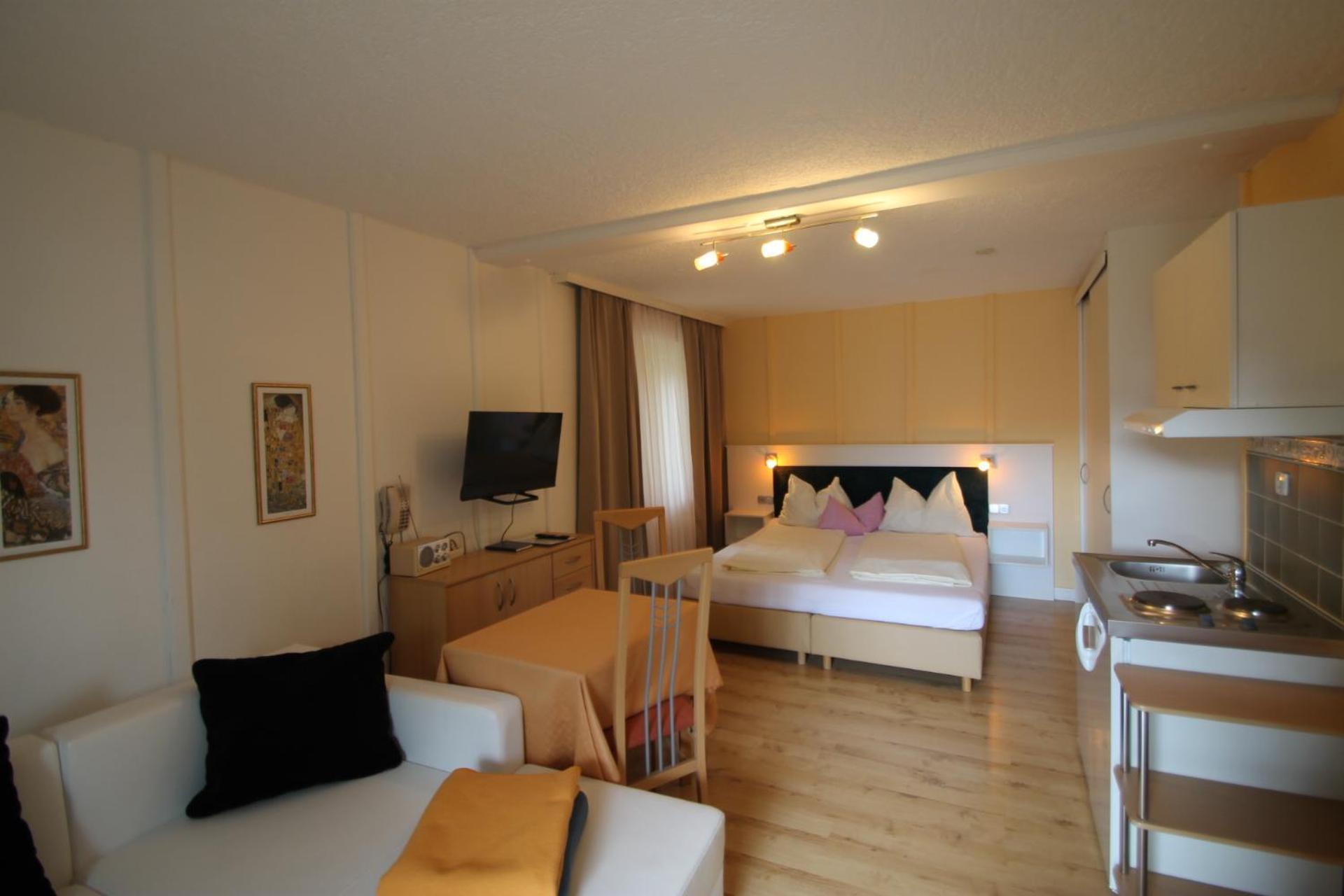 Seepension Neubacher KG Nussdorf am Attersee Exterior foto